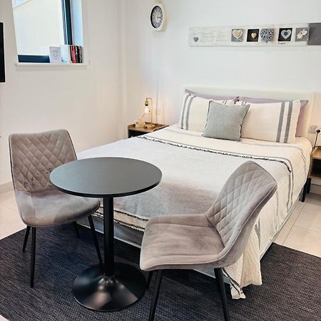 Gibraltar Central Suites Extérieur photo