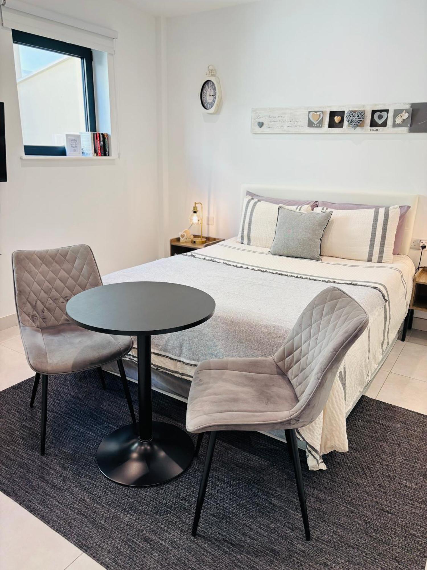 Gibraltar Central Suites Extérieur photo