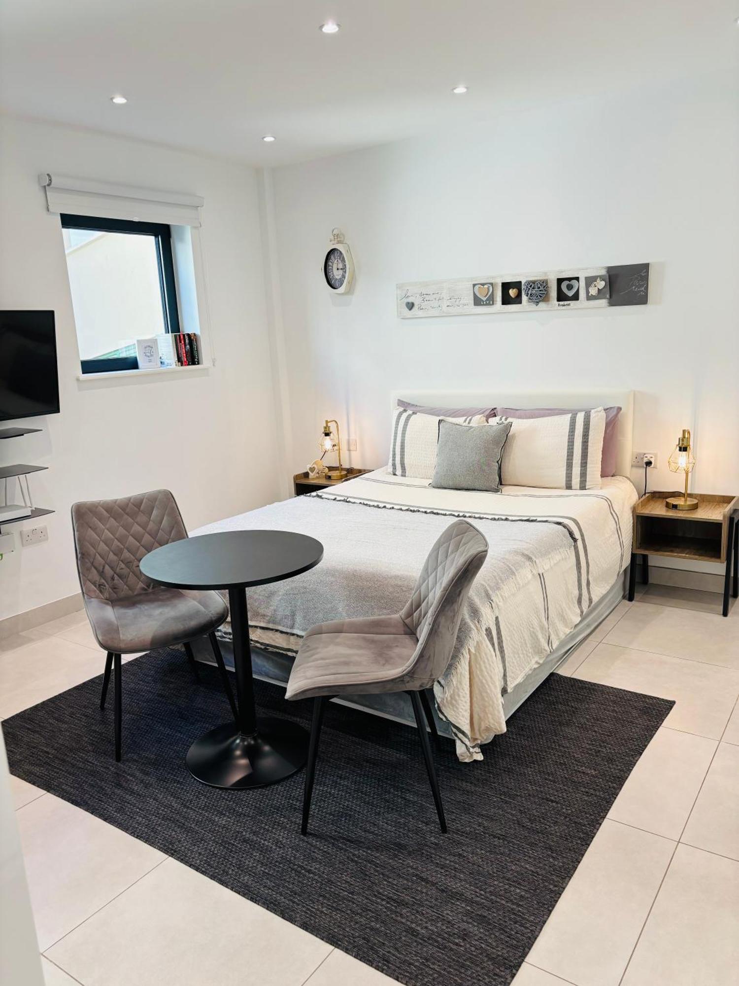 Gibraltar Central Suites Extérieur photo
