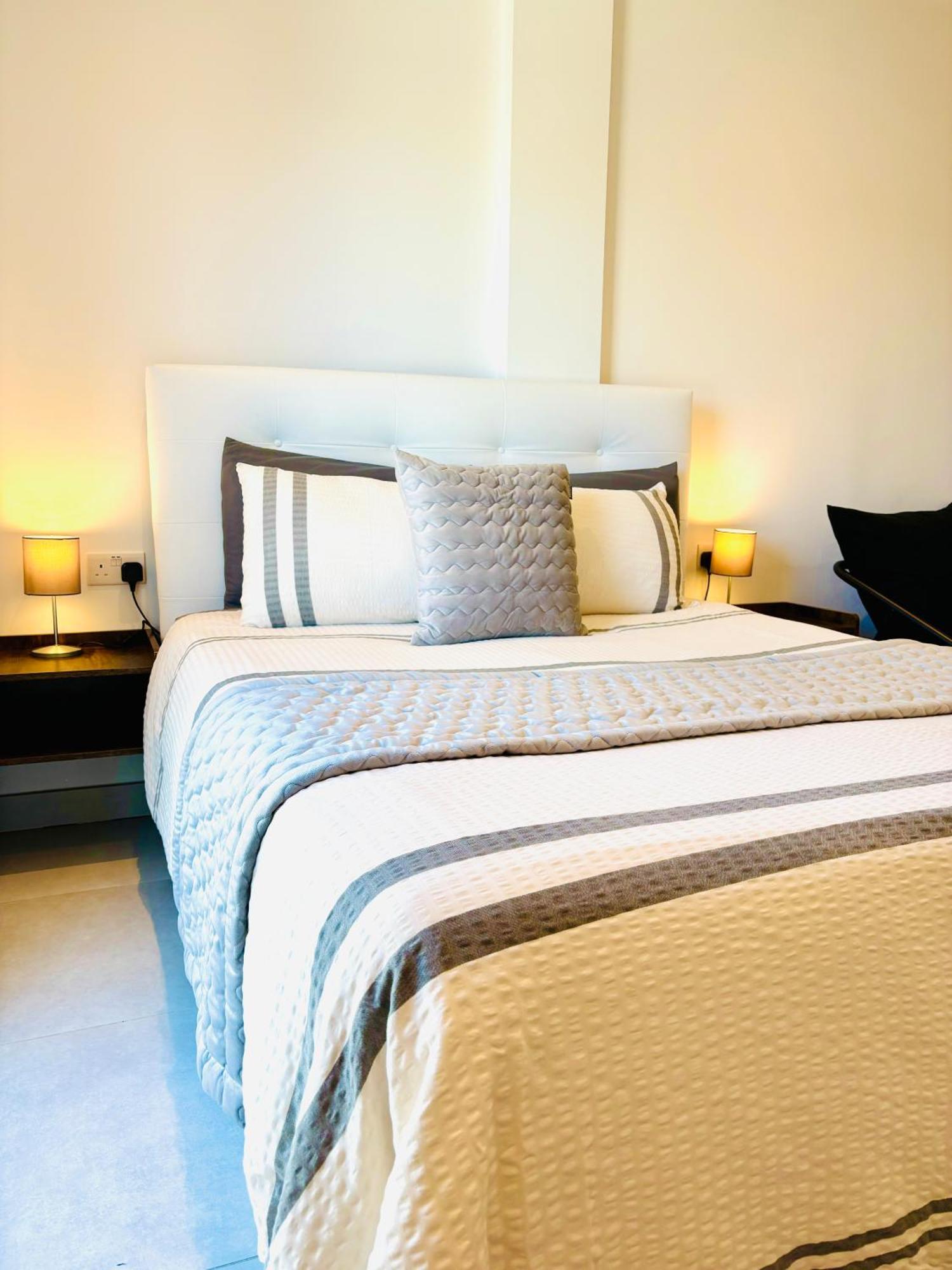 Gibraltar Central Suites Extérieur photo