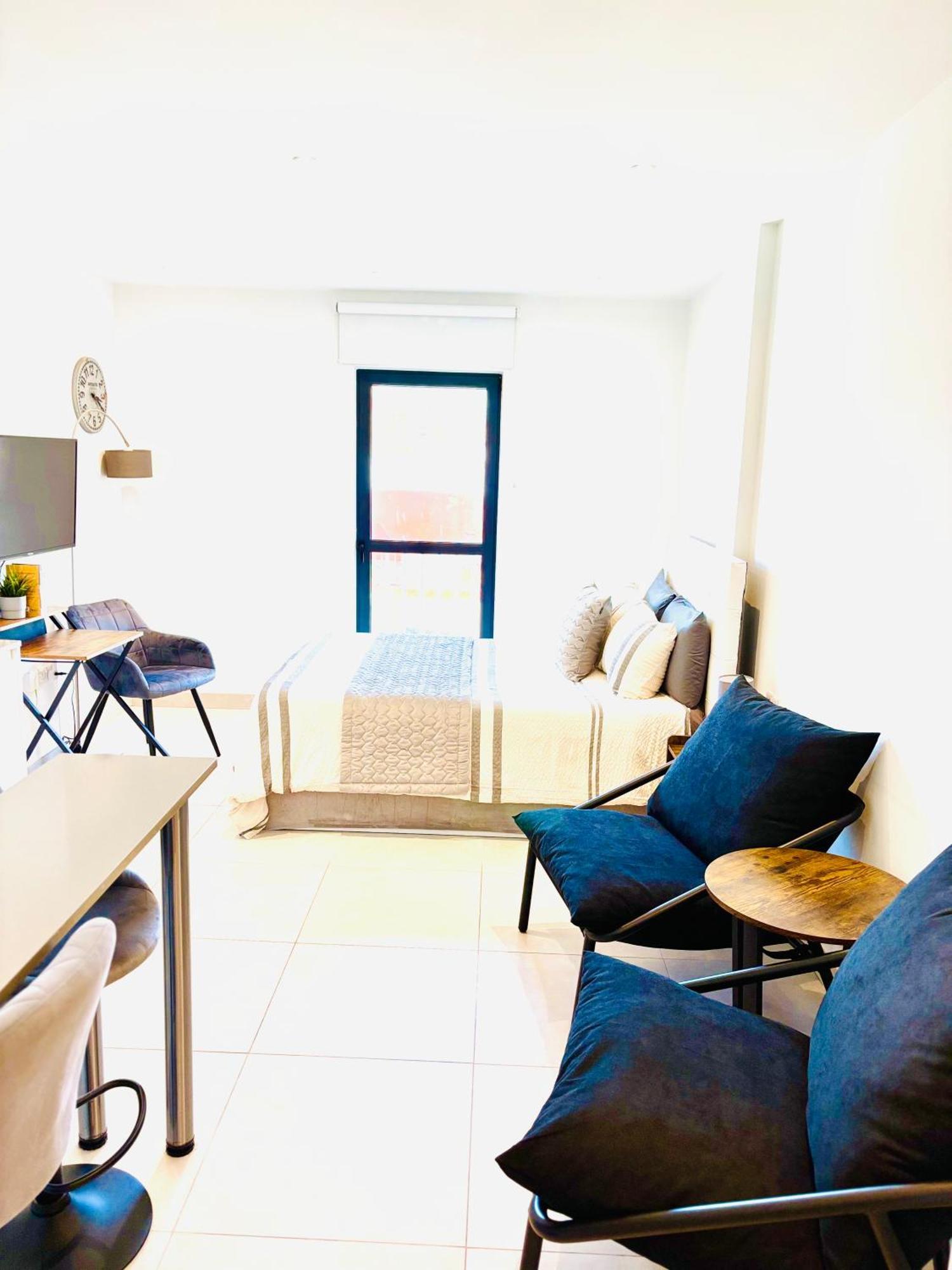 Gibraltar Central Suites Extérieur photo